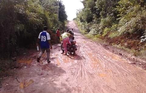 Tak Kunjung Diperbaiki, Begini Kondisi Jalan Lintas Bukit Baigon Lingga